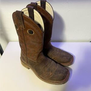 Men’s Double H square toe boots. Size:9